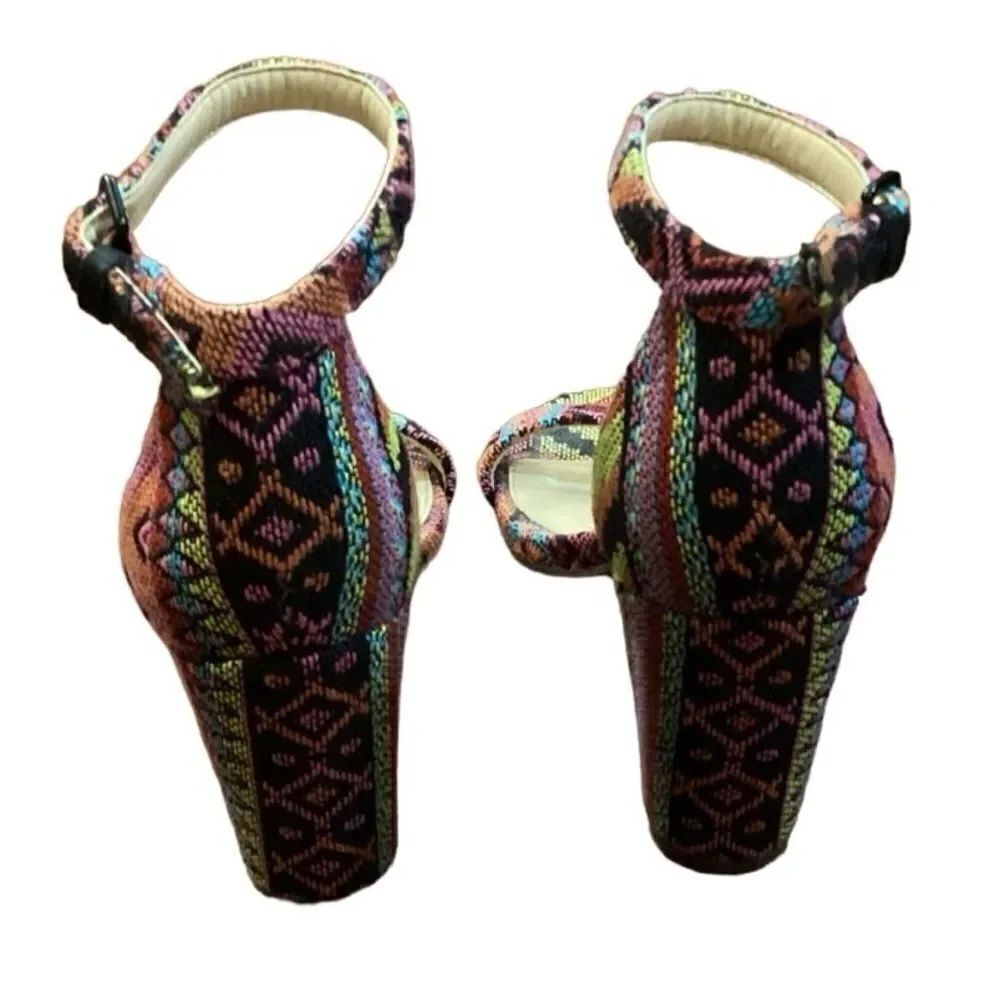 Jessica Simpson 5.5 Monrae Aztec Block Heel - Picture 8 of 14
